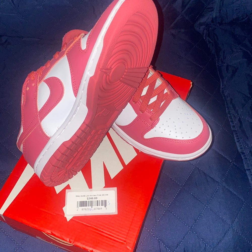 Pink dunks women size 6